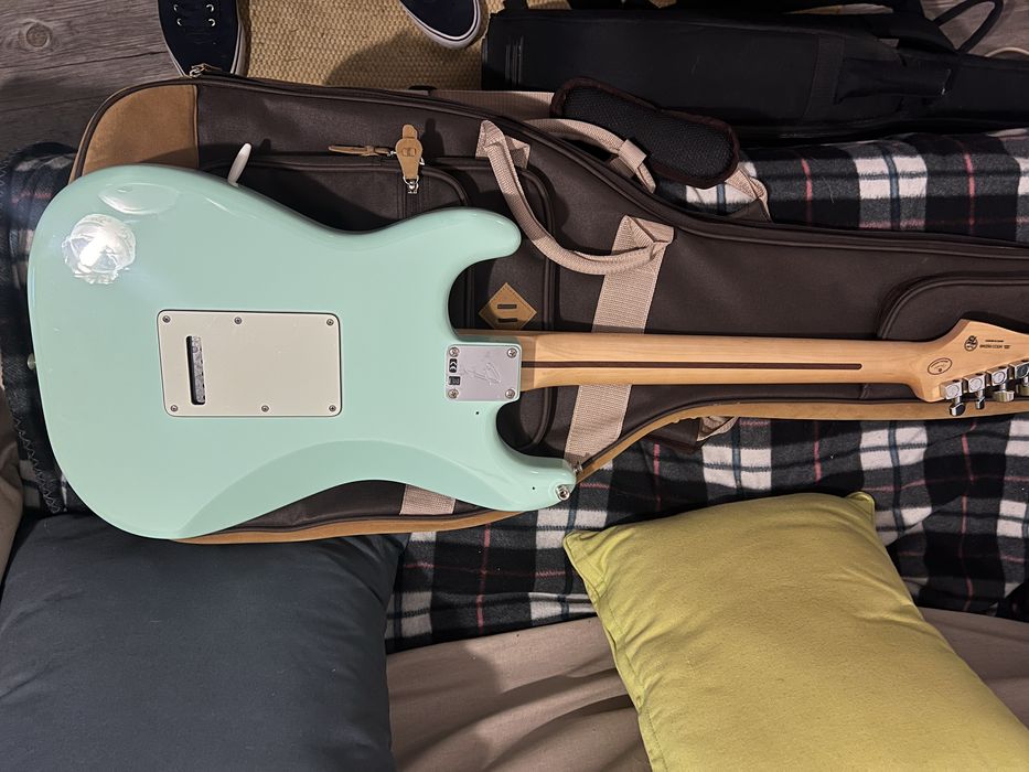 Fender stratocaster surf green