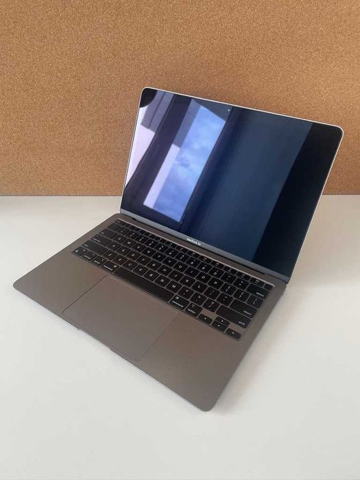 Macbook Air 13" M1 (8/256GB)