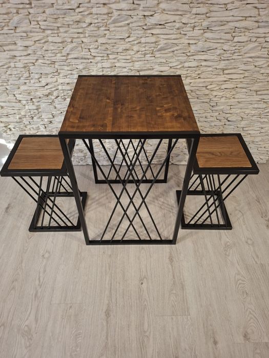 Stolik kawowy loft z hokerami