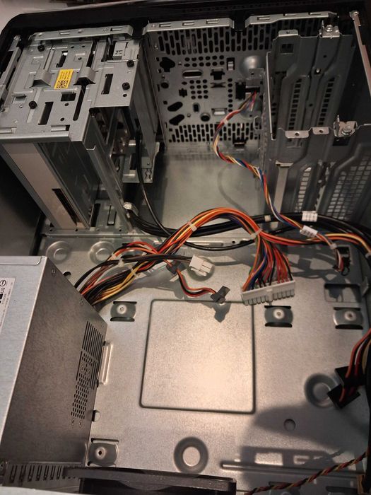 Obudowa ATX DELL VOSTRO 3900 Zasilacz DVD (1)