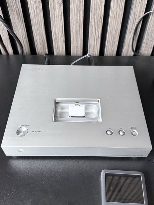 Onkyo ND-S1000 траспорт, док для IPOD та Iphone