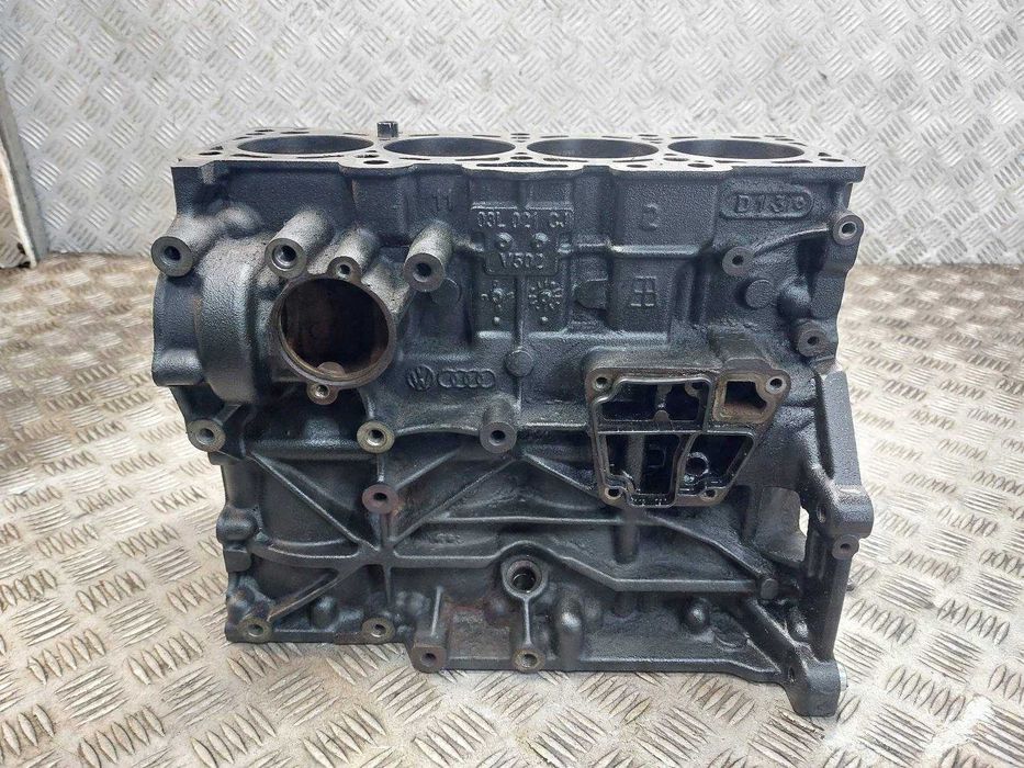 Блок двигуна Volkswagen Сrafter 2.0 tdi Transporter  T5 2.0 крафтер