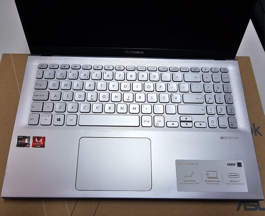 Asus VivoBook F512D