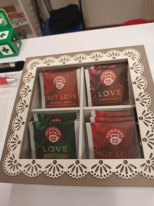 Drewniana skrzynka na herbate - SUPER  !