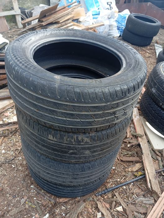Шини літні 215/55/16 у доброму стані без порізів