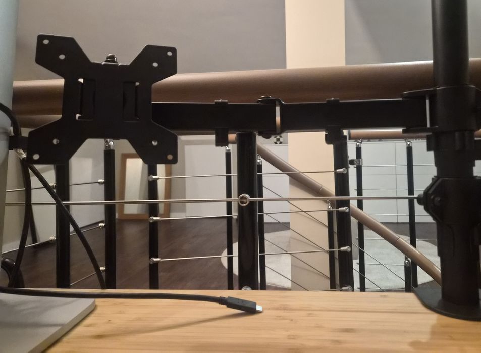 Suporte para monitor IKEA