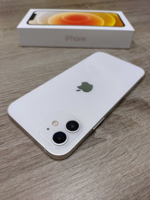 В дуже хорошому стані телефон Apple iPhone 12 на 128Gb