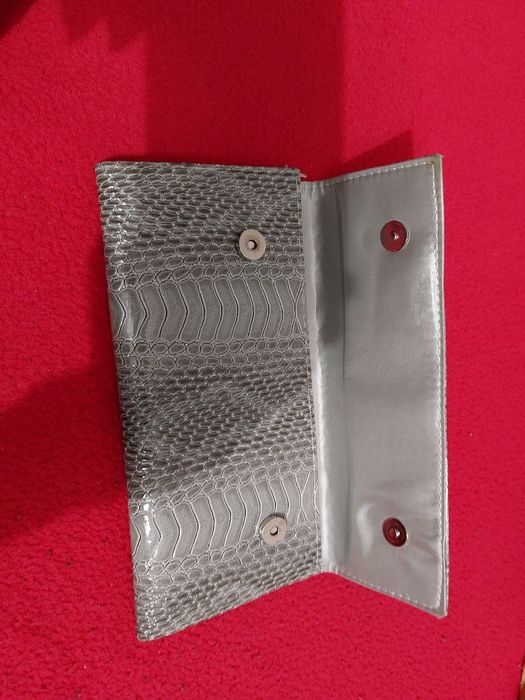 Carteira nova, para canetas