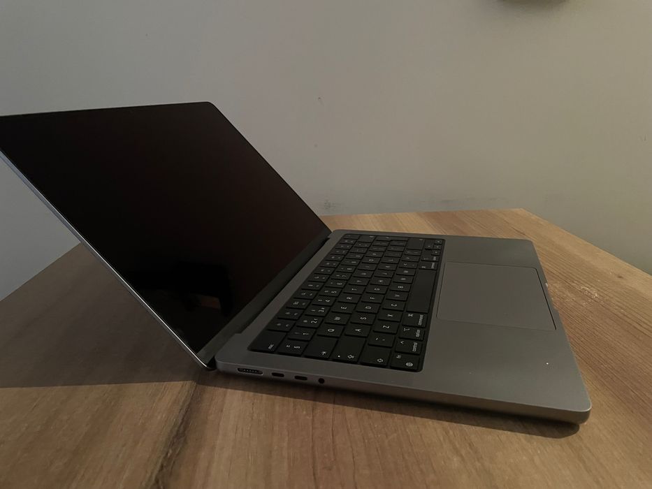 Macbook pro 14. m1 pro 16 Gb RAM 1Tb Ssd