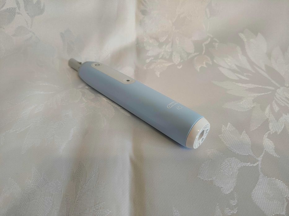 Szczoteczka elektryczna magnetyczna ORAL-B iO Series 3 Ice Blue