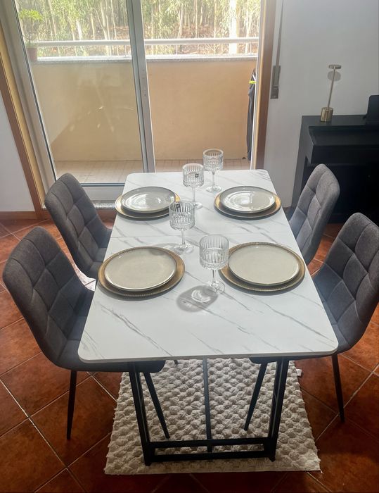 Mesa jantar e 4 cadeiras