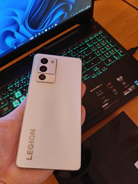 Ігровий смартфон Legion Y70 snapdragon