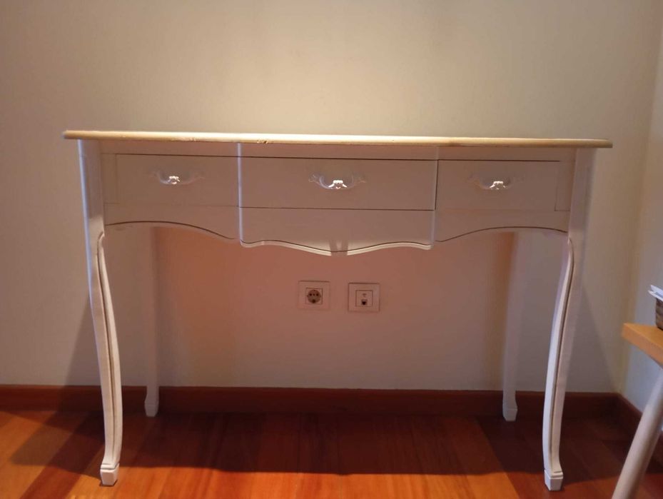 Consola - Loja Gato Preto