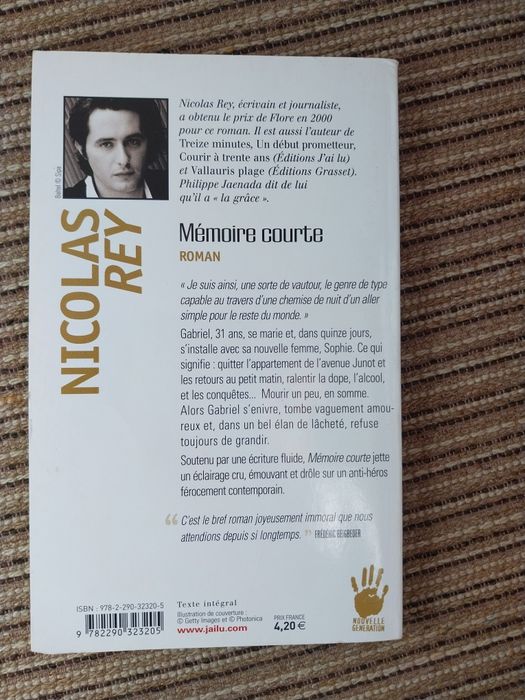 Mémoire courte. Portes incluídos.