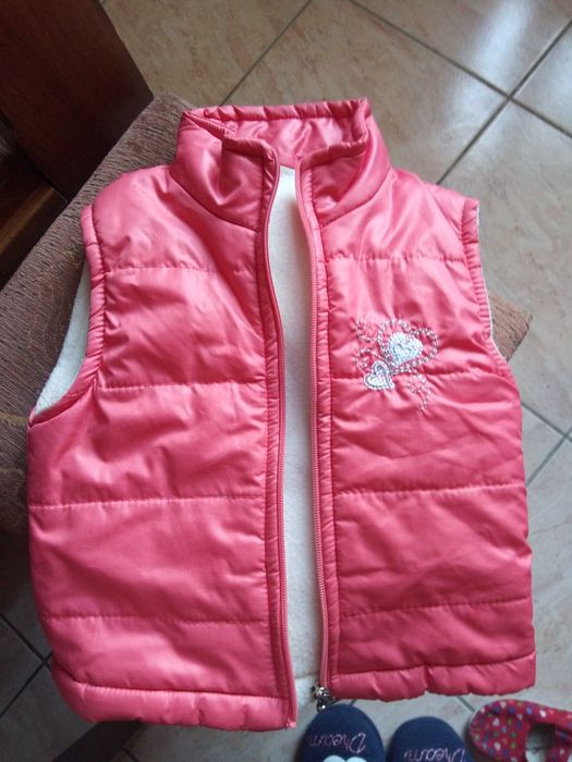 Тепла безрукавка для дівчинки 5-6 рокiв
