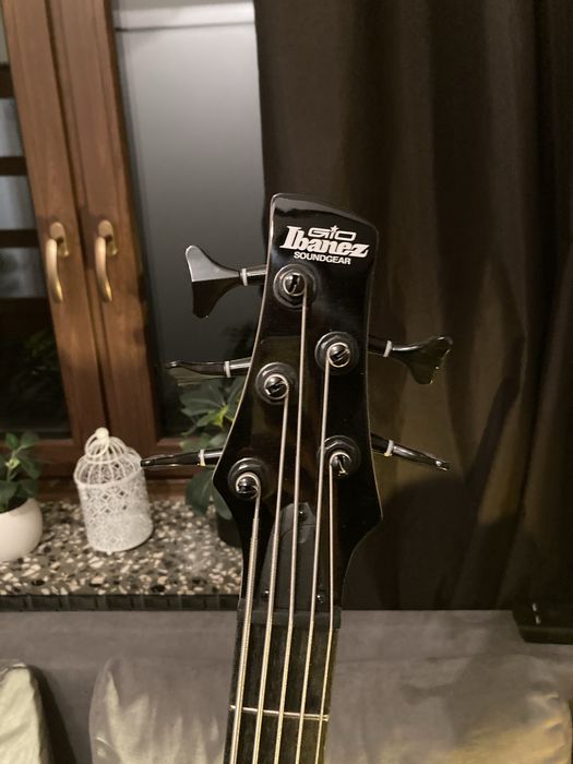 Gitara basowa 5 strun