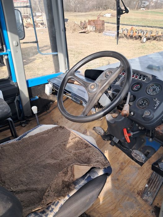 Продам трактор хтз