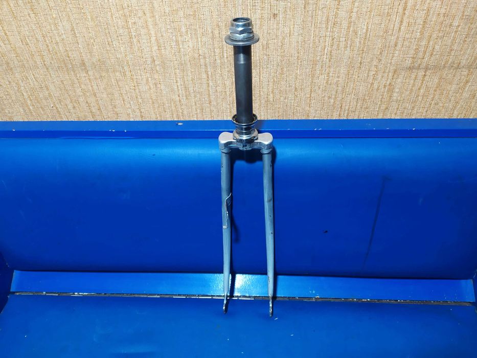 Вилка 28, туринговая, шток дюймовый с рулевой