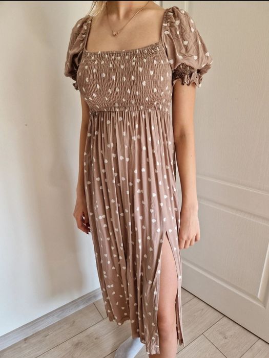 Sukienka w serduszka