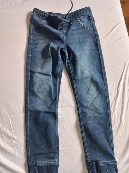 Zestaw 4 pary spodnie  chłopięce 146