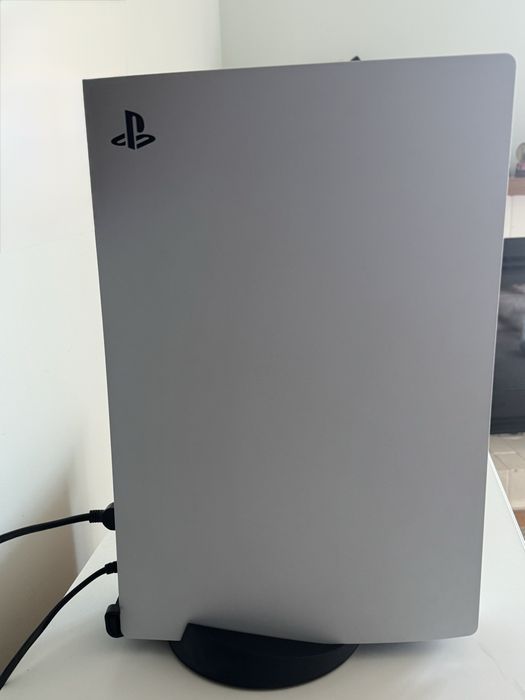 PS5 Standard 825GB c/ 1 comando