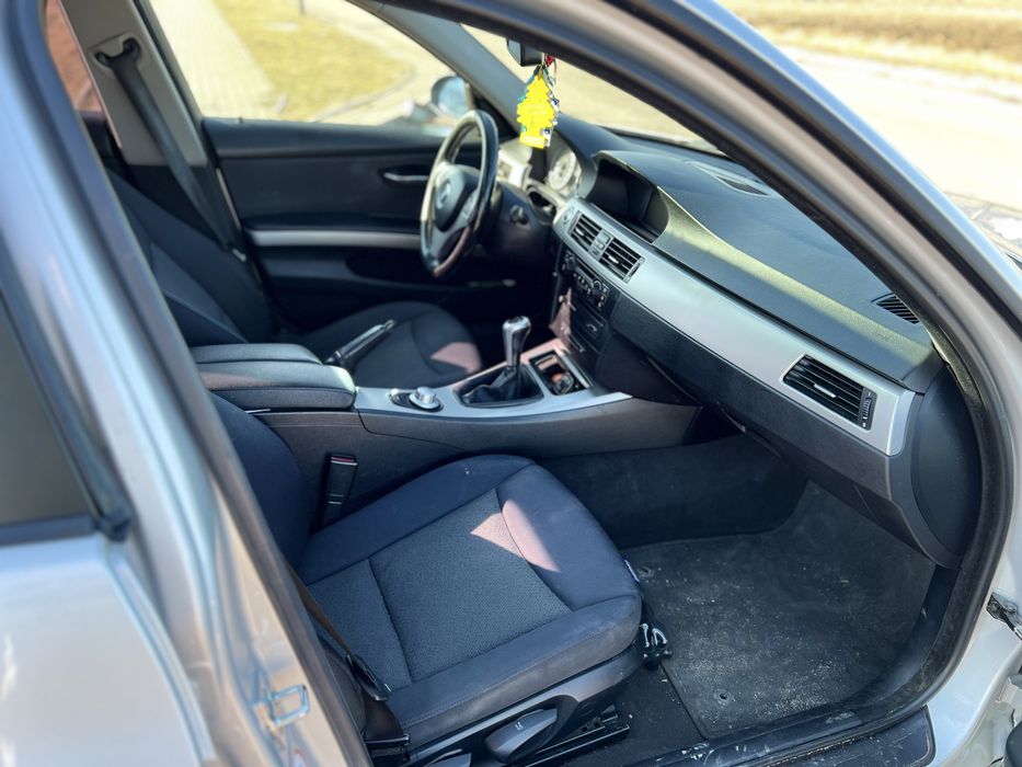 Sprzedam BMW E90 320i