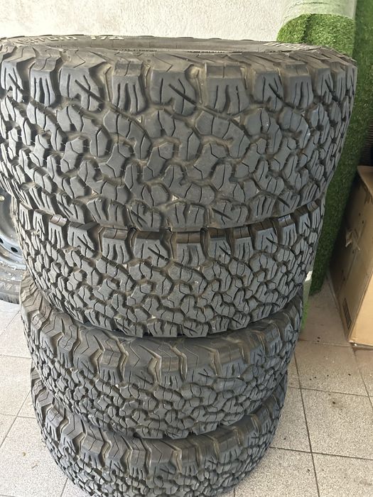 BF Goodrich All Terrain T/A KO2 265/65 R17 Em muito  bom estado