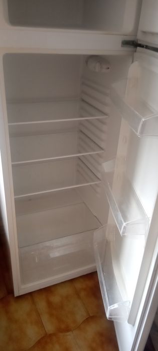 Figrifico branco de garagem