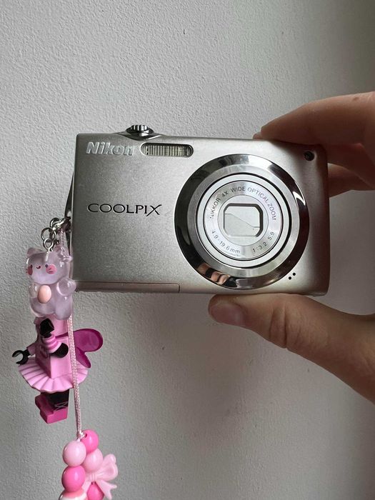 Nikon Coolpix S3000 Aparat Cyfrowy + ładowarka + bateria Akcesoria