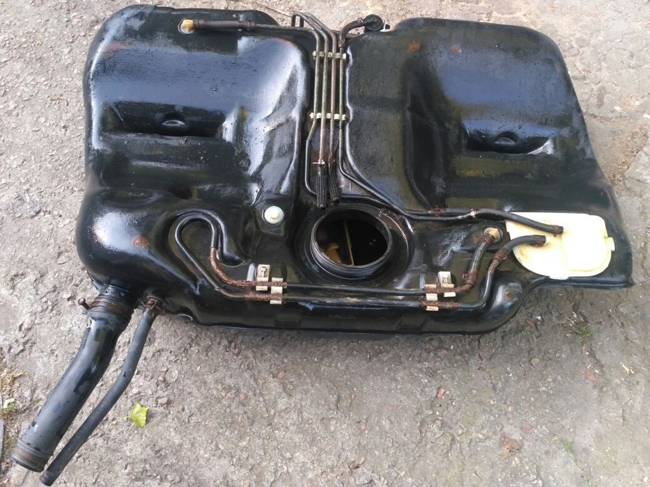 Бак топливный Nissan P10