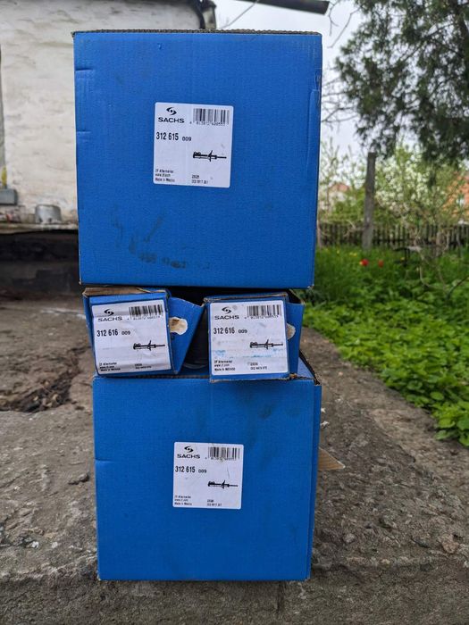 Стойка амортизатор jetta 6 2013 комплект передні аморти