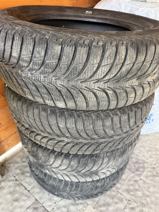 Шини зимові Goodyer UltraGrip Ice-215/65/R16