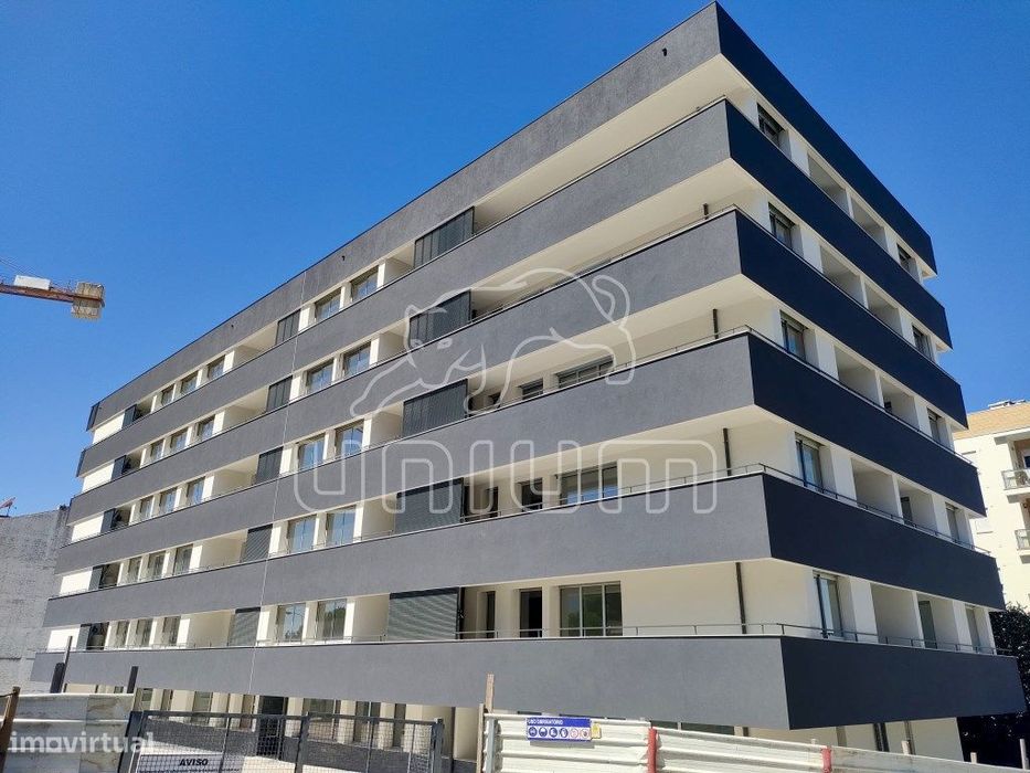 Apartamento T2 Novo com Varanda e Garagem em Darque