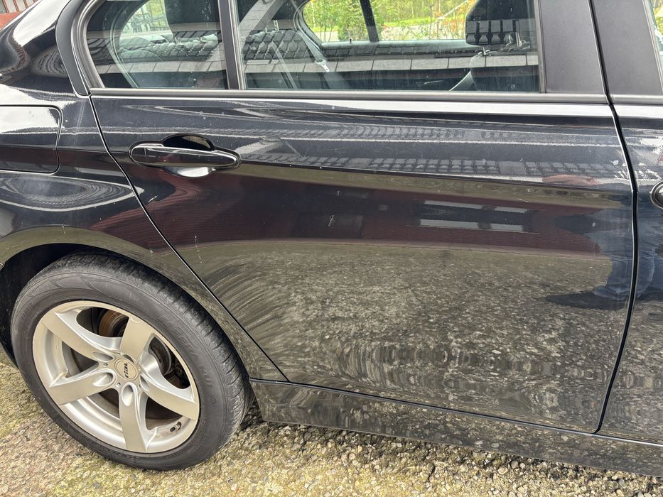 BMW F30 F31 Drzwi prawe 475