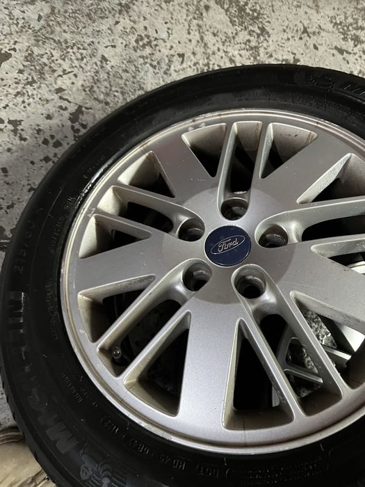 Jantes 16 Ford 7J ET 50 5X108 com pneus Michelin
