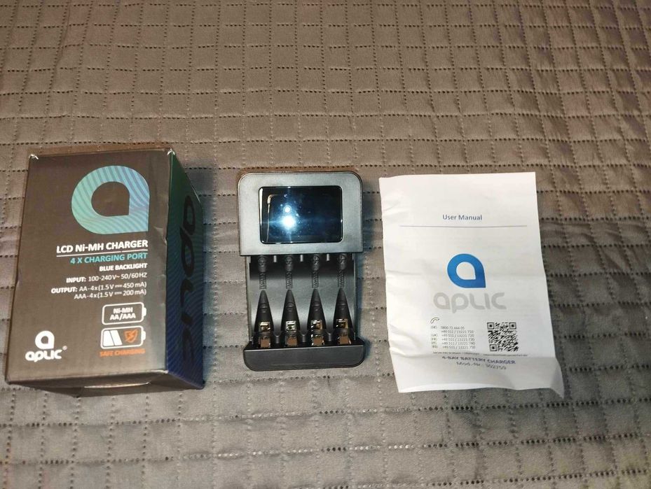 Ładowarka do Akumulatorów Aplic - Do 4 x AA / AAA