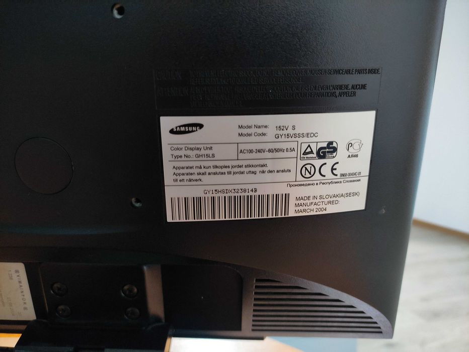 Monitor Samsung SyncMaster 152V – 15" LCD, VGA