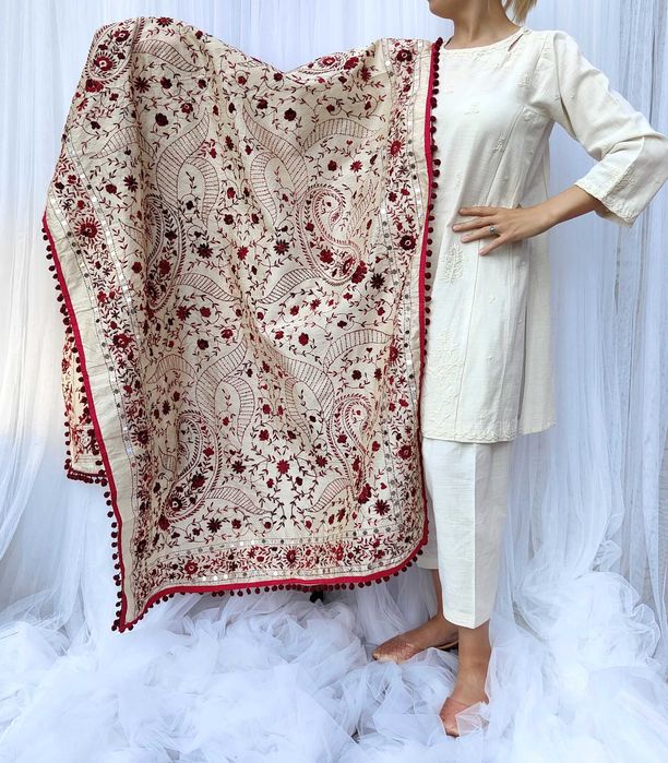 Orientalna chusta dupatta haftowana ręcznie paisley haft czerwony