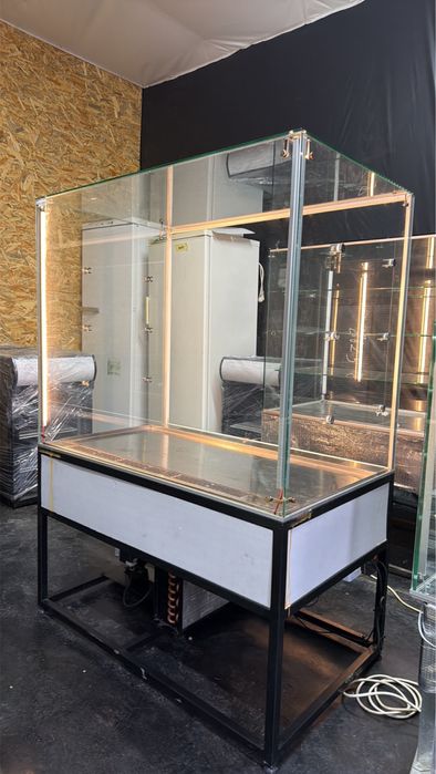 Витрина десертная холодильная Кондитерская витрина Куб холодильный