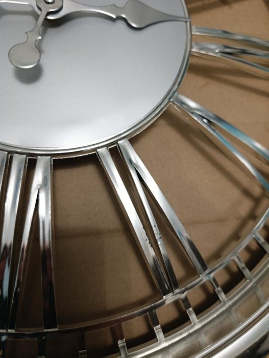 Piękny zegar ścienny glamour