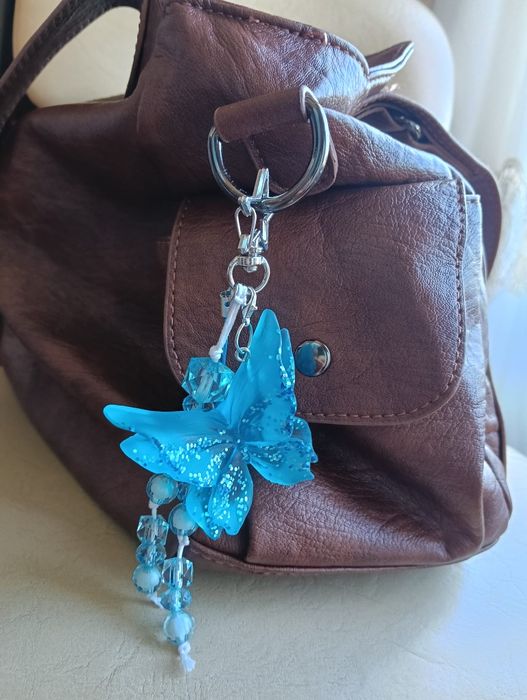 Bag charm artesanal borboleta