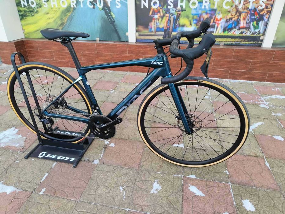 Новий шосейний карбоновий велосипед BMC Roadmachine SEVEN, Shimano 105