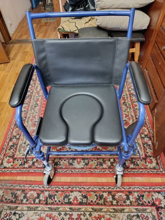 Инвалидное кресло