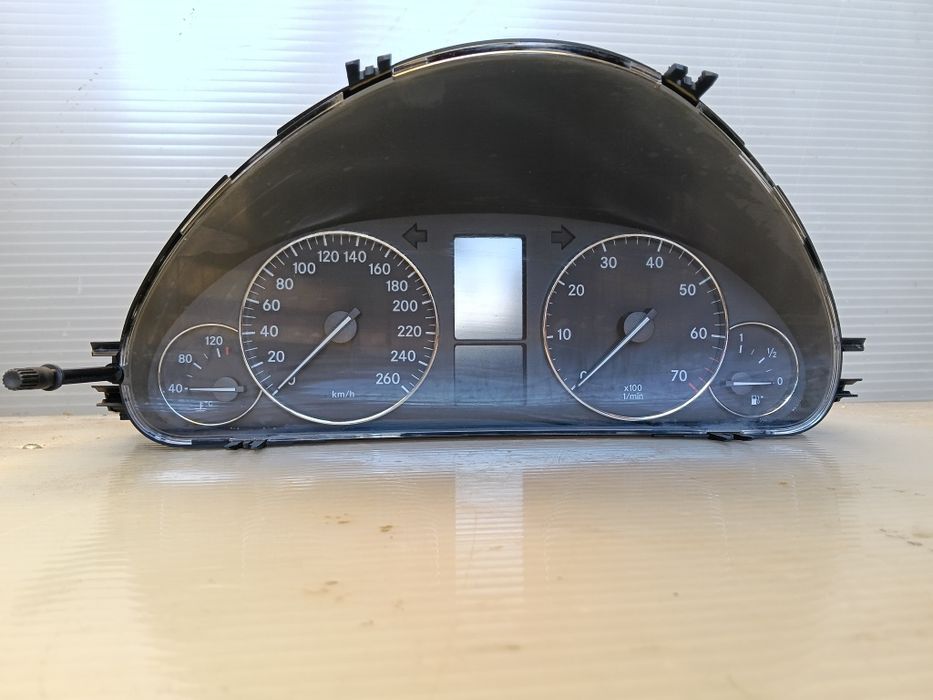 Quadrante / Painel Instrumentos / Conta Kilometros - Mercedes Classe C W203