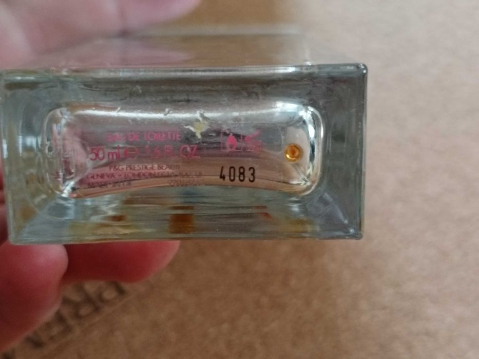 Flakon po perfumach pusty