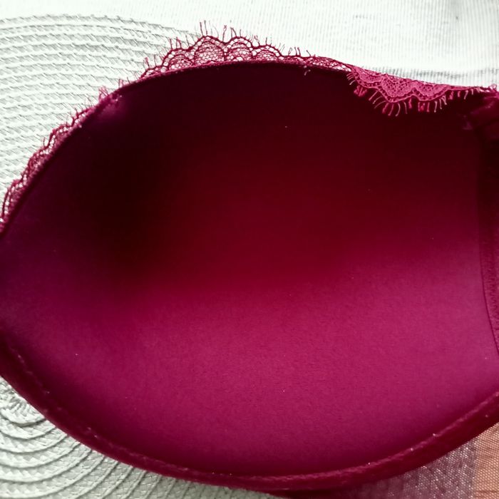 Biustonosz push up, koronkowy, bordo Victoria's Secret 80D