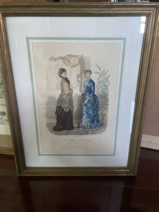 Ilustração uma gravura de moda da revista francesa La Mode Illustrée