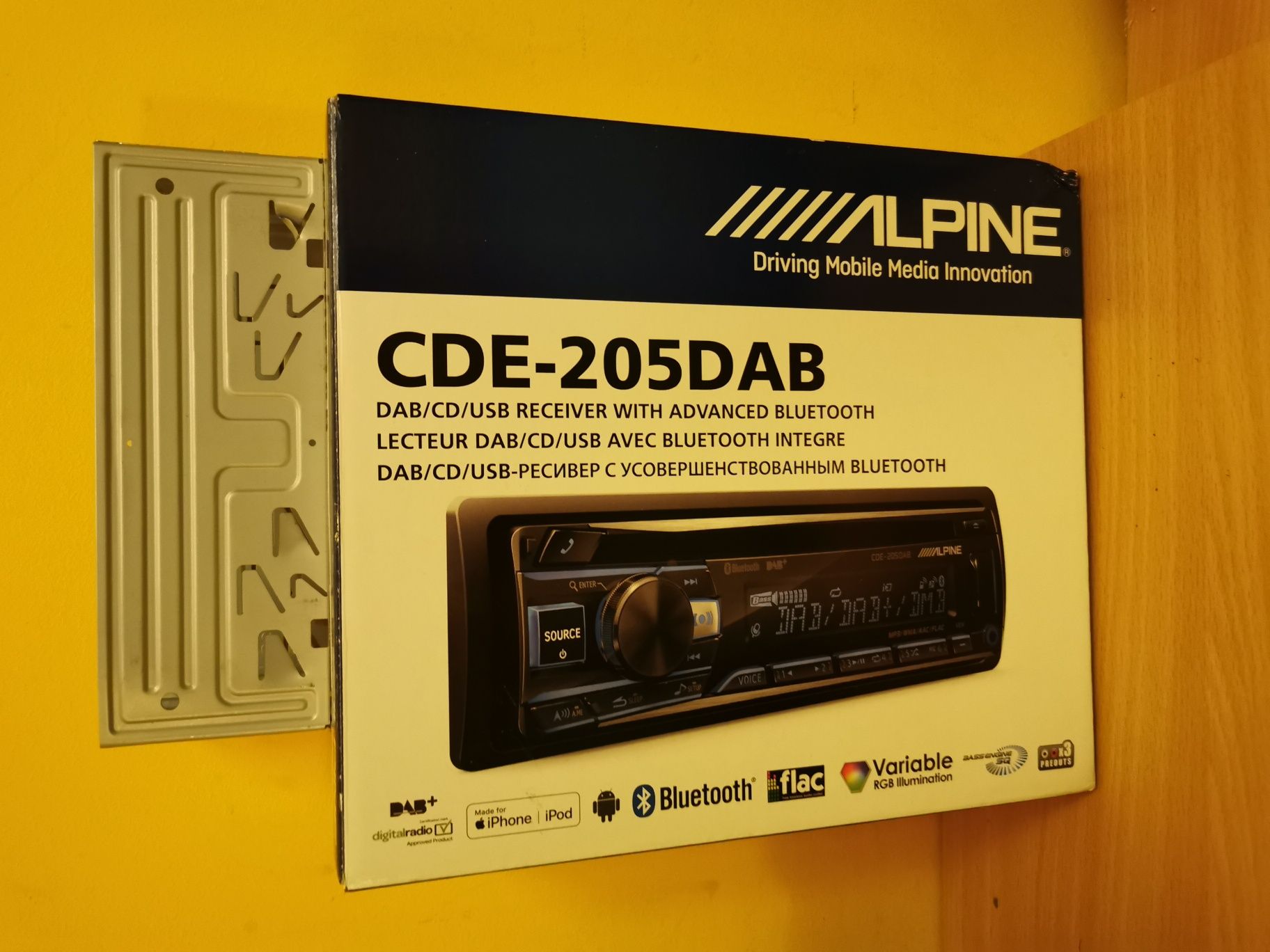 Alpine - CDE-205DAB DAB/CD/USB RECEIVER WITH ADVANCED BLUETOOTH, Car  Stereo