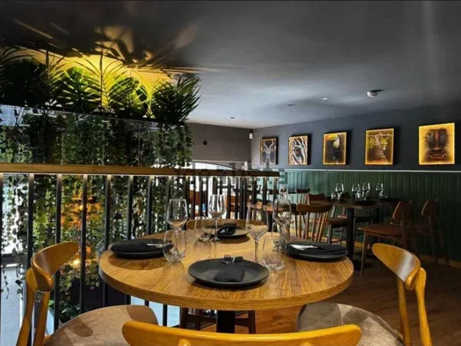 Cocktail bar, restaurante para trespasse na Praça dos Poveiros