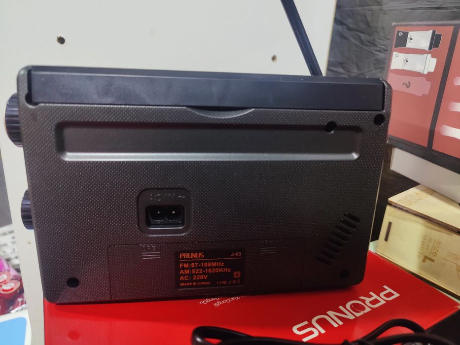 Портативный AM/FM радиоприемник PRUNUS J03
